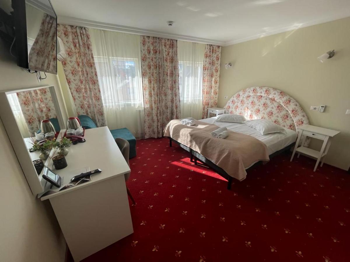 Casa Bucovineana Hotel Suceava Luaran gambar