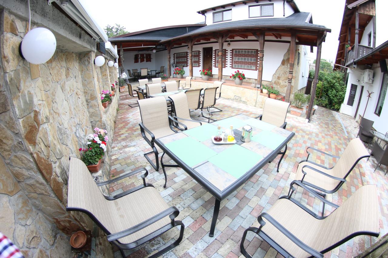 Casa Bucovineana Hotel Suceava Luaran gambar